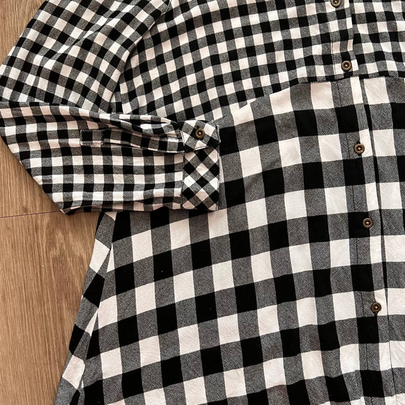 Beach Lunch Lounge Large Oversized Gingham Black/White Long Sleeve Button Down - Picture 5 of 9
